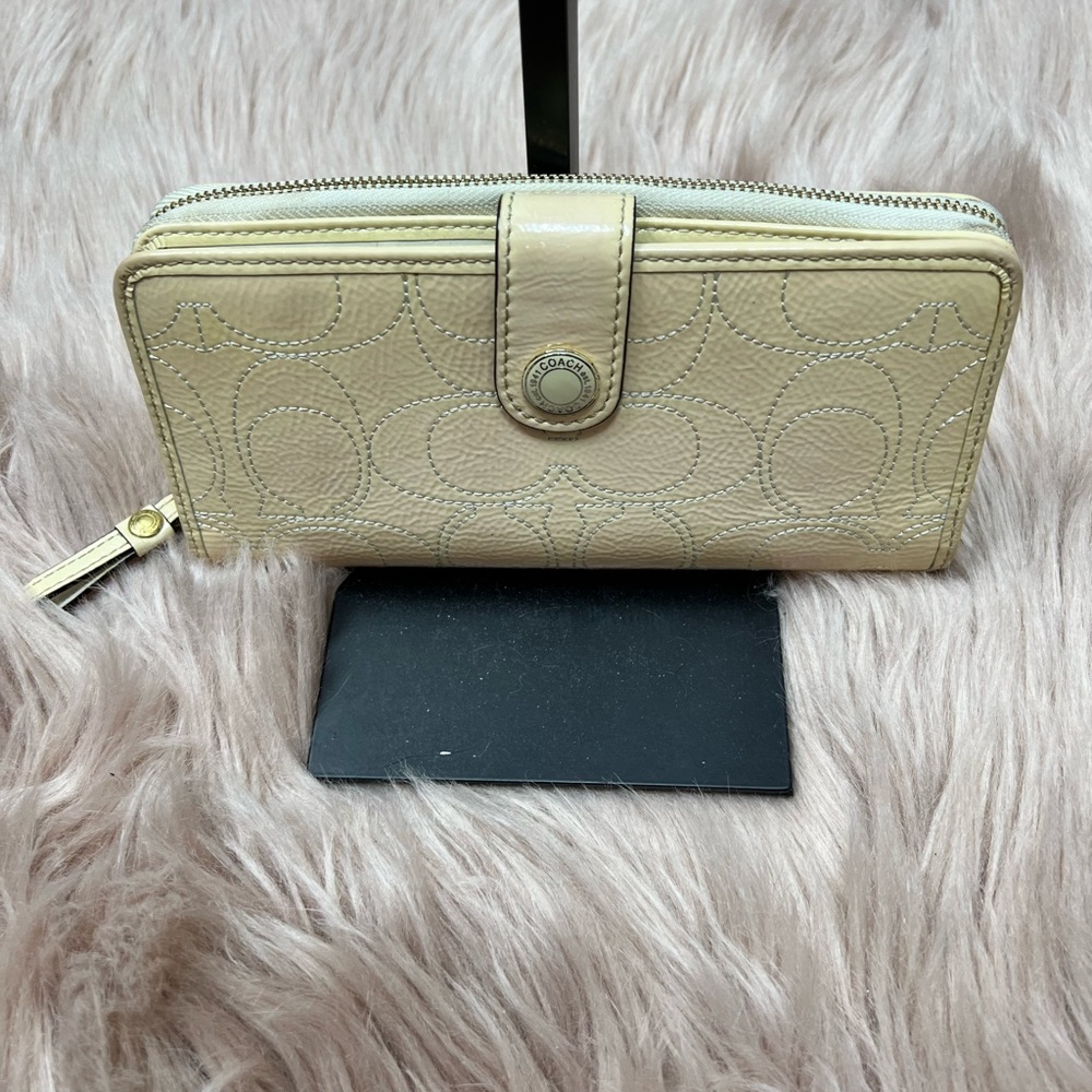 Coach Wallet - Picture 4 of 12
